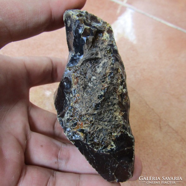 Hatalmas! Indonéziából származó eredeti  borostyán 122gr