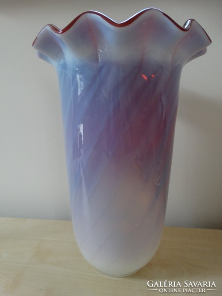 Murano opaline glass vase with red layer