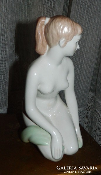 Aquincum porcelain: kneeling woman - female nude from my series