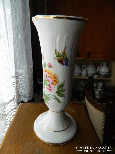 Raven House vase - hydrangea pattern