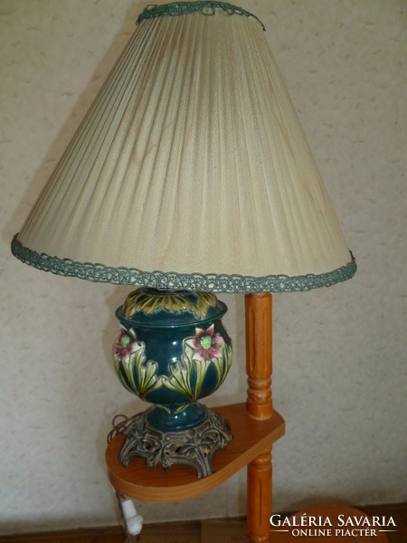 Antique table lamp with majolica