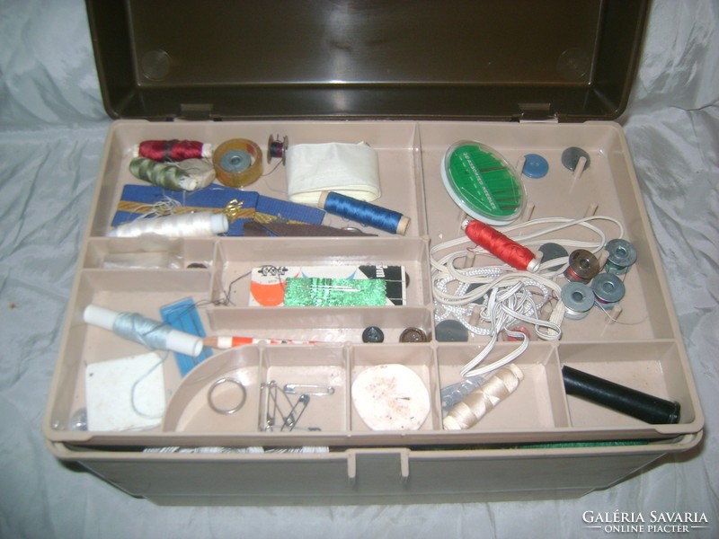 Including the contents of a retro sewing box