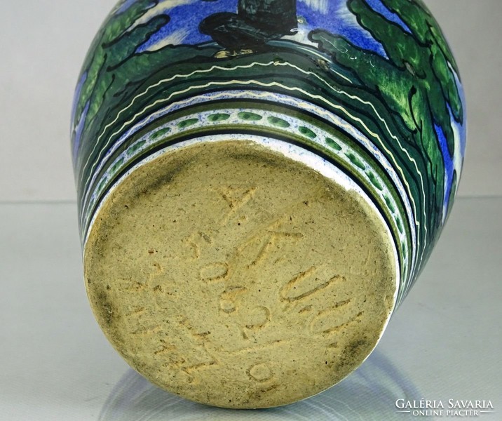 0K238 Régi szarvasos vadászos kerámia váza 22 cm