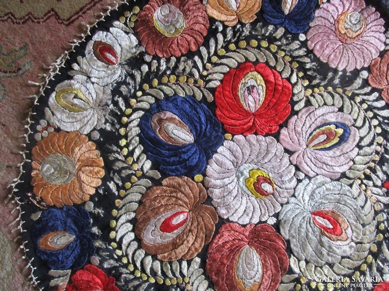 Art Nouveau Matyó tablecloth silk embroidered field stone 1908