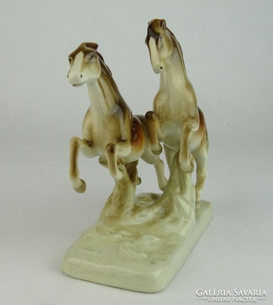 0L720 Royal Dux porcelán ló szobor