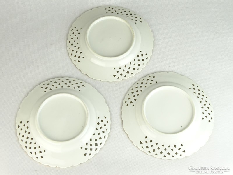 0K340 Antik finom porcelán vitrindísz tányér 3 db