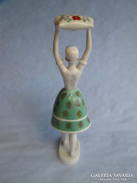Hollóházi porcelán női figura