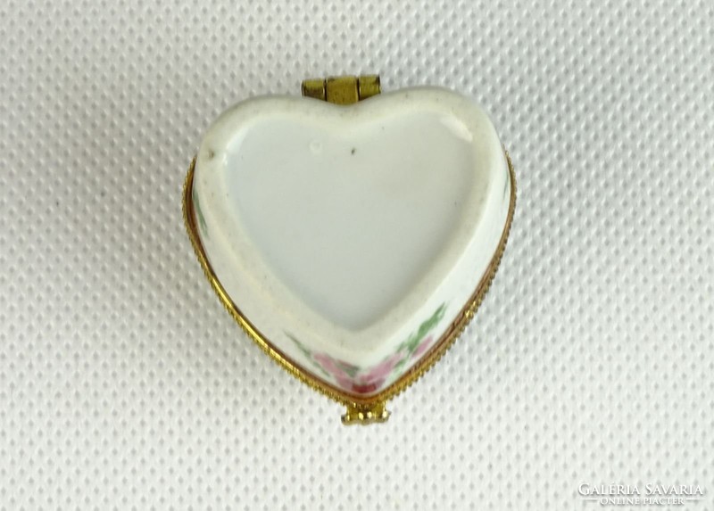 0L823 Limoges jellegű szív alakú gyűrűtartó
