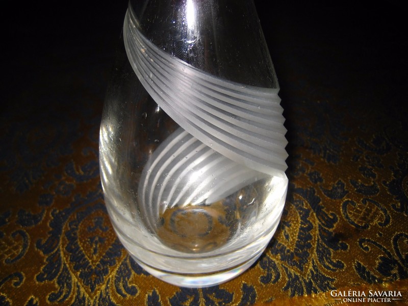 Üvegváza , csiszolt művészi  üveg  28 cm