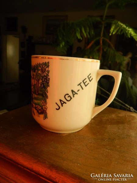 Antique romantic scene tea mug