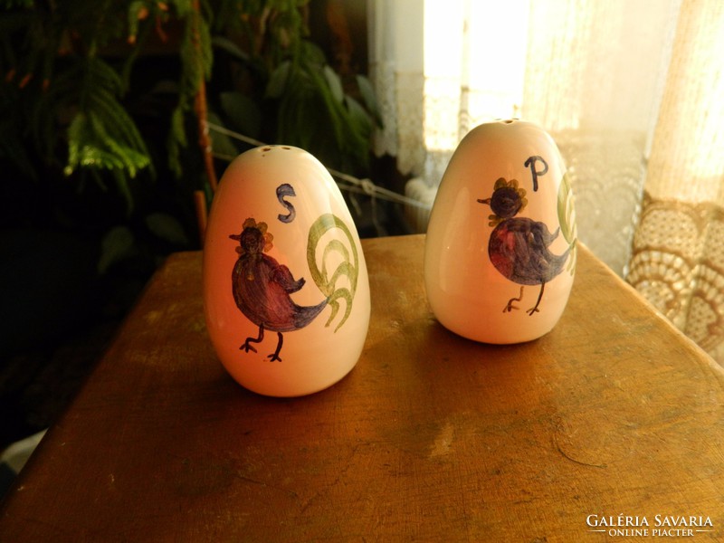 Hand-painted chicken - egg table with spicy salt and pepper