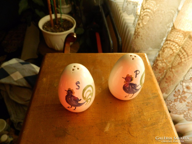 Hand-painted chicken - egg table with spicy salt and pepper