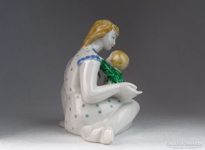 0M638 Anya gyermekével porcelán figura 16.5 cm