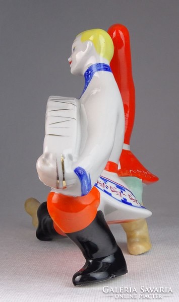 0M648 Kétalakos táncoló orosz porcelán figura