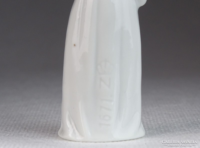 0M662 Nápolyi Capodimonte porcelán szerzetes 10 cm