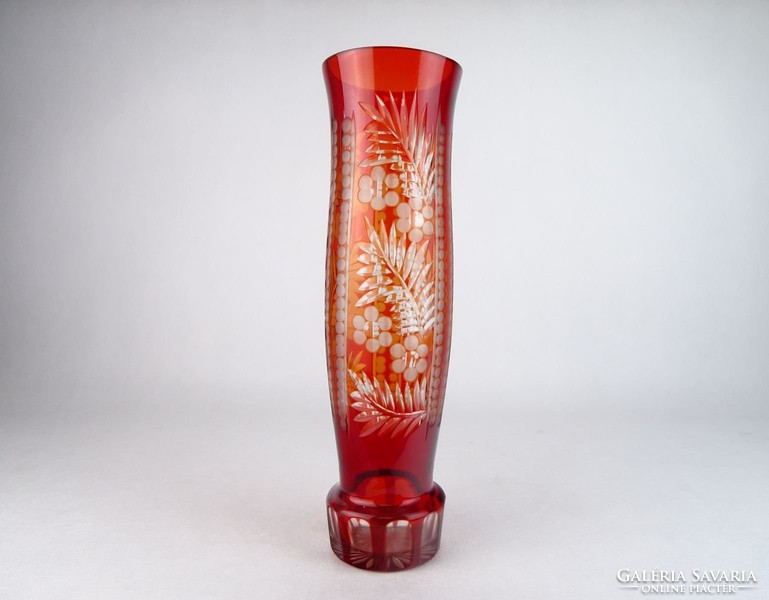 0M856 Régi bordó színezett csiszolt üveg váza