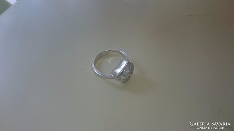 Ezüst gyűrű cirkonkövekkel diszitve 925 
