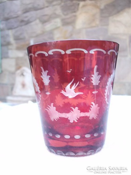 Ruby pickle decorative glass with a deer - a pearl of Czech glass art