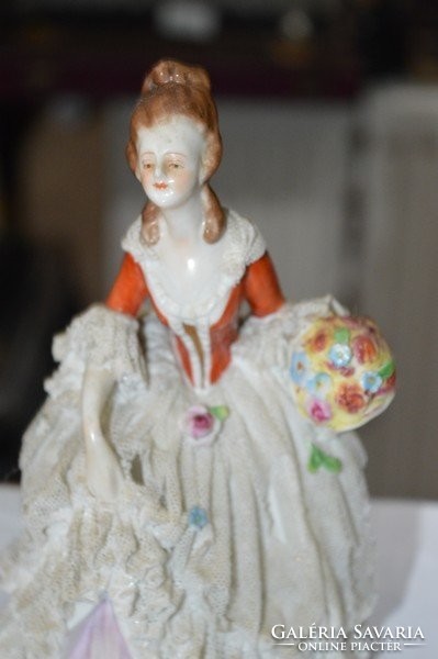 Német női porcelán figura