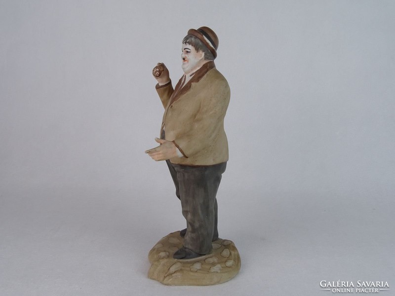 0M725 Oliver Hardy "Pan" porcelán figura 26 cm