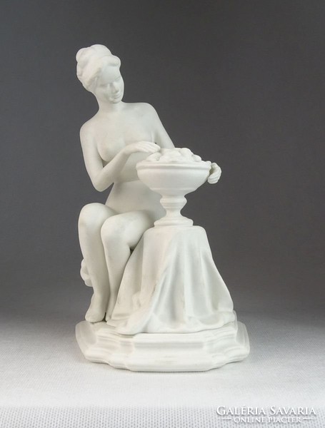 0N094 Biszkvit porcelán női akt figura 21 cm