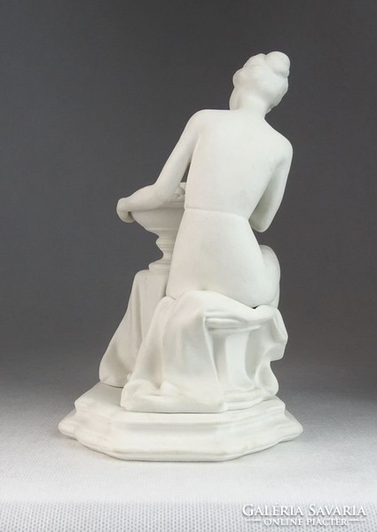 0N094 Biszkvit porcelán női akt figura 21 cm