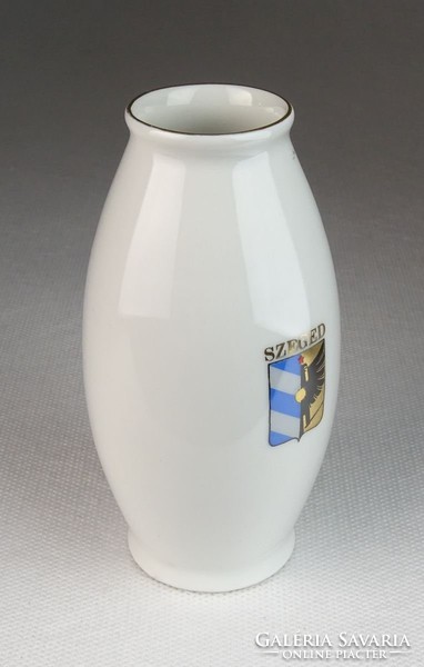 0N110 Szeged címeres Hollóházi porcelán váza 11 cm