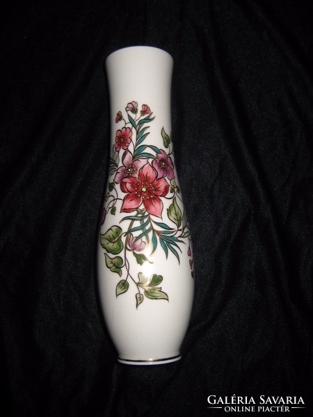 Zsolnay váza  hibátlan  26  cm  kézifestés , szignóval