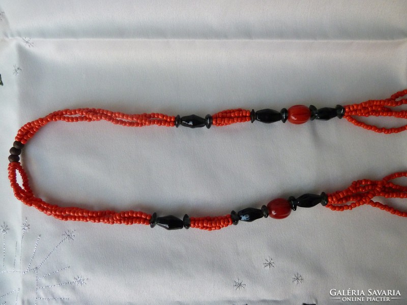 Spectacular genuine coral chain