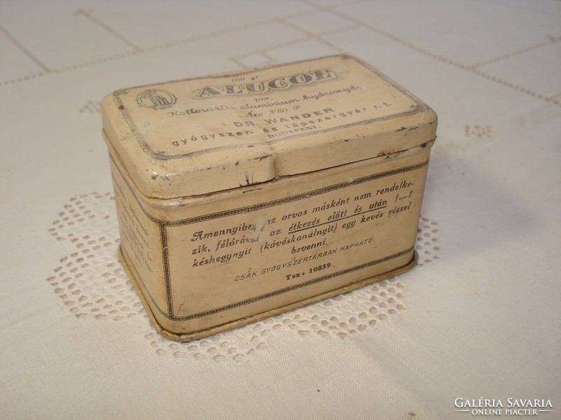 Antik gyógyszeres dobozka