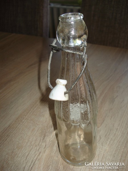 Retro csatos üdítős öveg