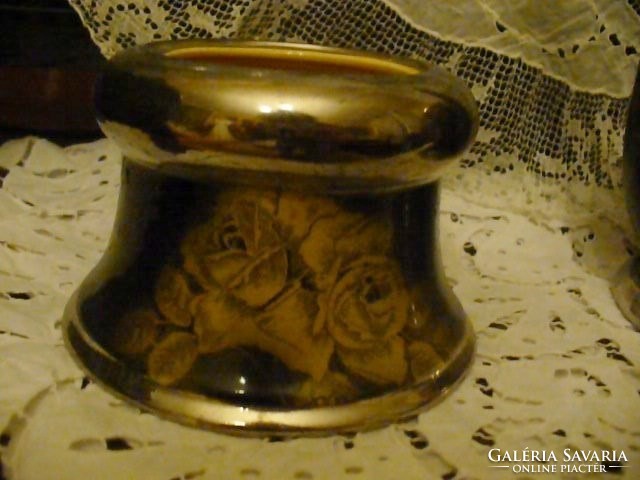 Kávékiöntő és cukortartó ezüst széllel és sárga rózsával