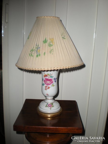 Óherendi porcelán lámpa