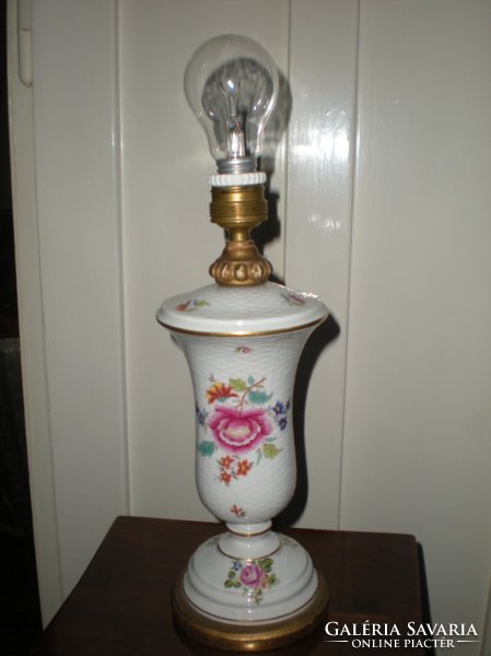 Óherendi porcelán lámpa