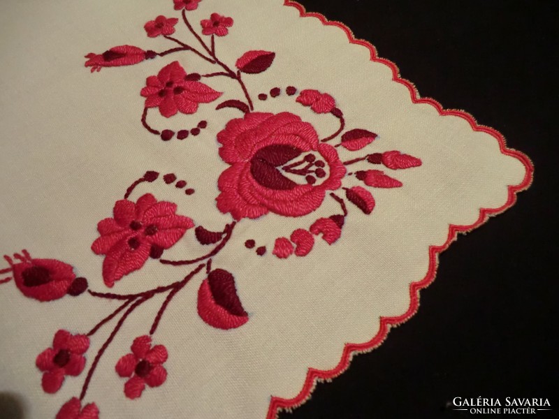 Kalocsa motif handmade 33x33 cm with pink-burgundy color small tablecloth