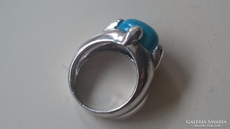 Ezüst gyűrű türkiz kővel díszítve. 925
