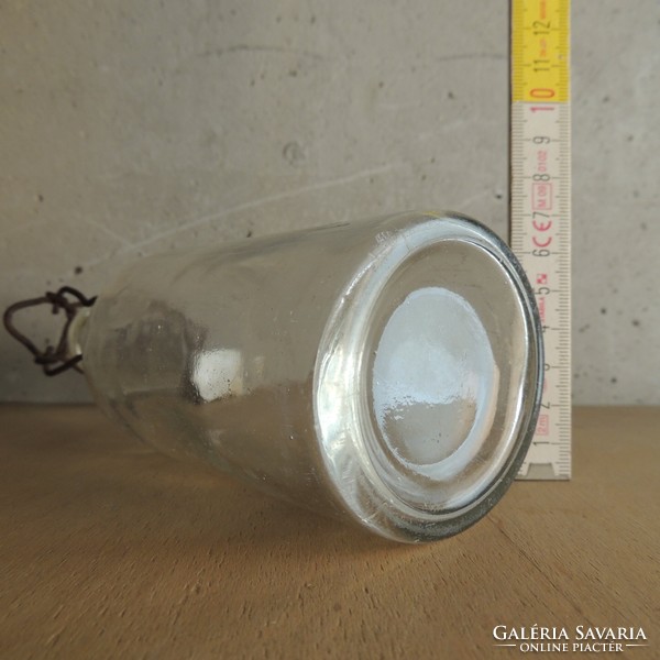 "Margitsziget" csatos kis ásványvizes üveg