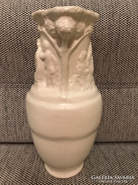 Zsolnay szecessziós váza.