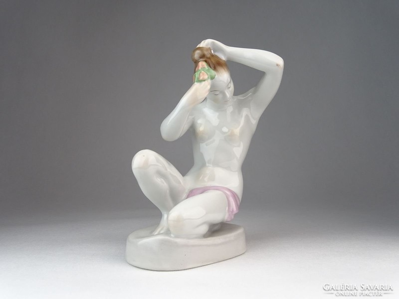 0O416 Régi Aquincum porcelán térdelő női akt