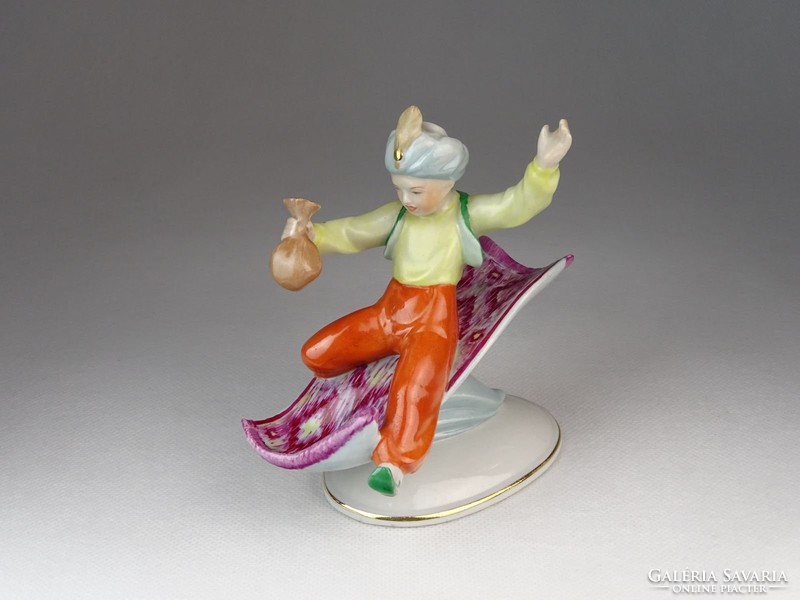 0O421 Kispesti Aladdin porcelán figura