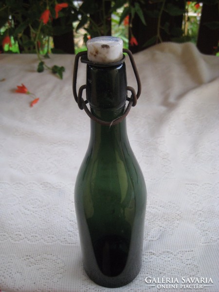 Beer bottle regensburg kreitinger, blue cap / 4 marks /