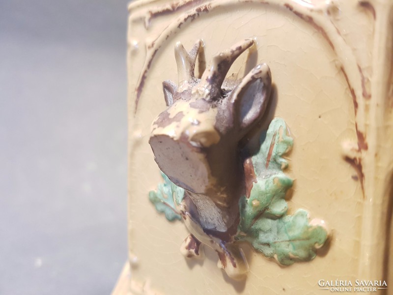 Ritka, antik festett vadászjelenetes plasztikus kutya díszítéses fajansz fedesles dohánytartó doboz