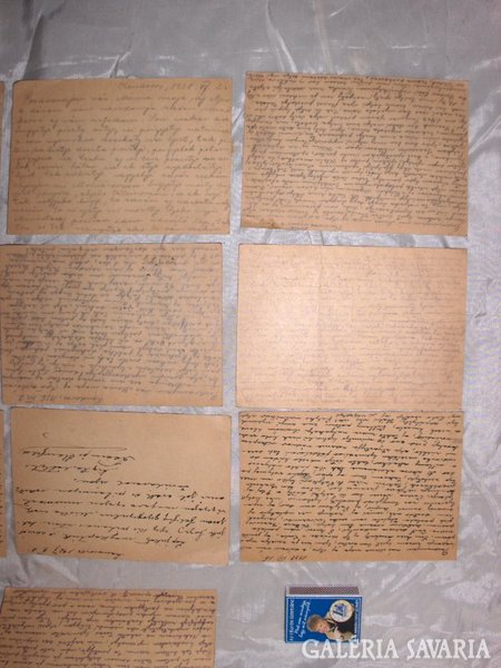 Tíz darab levelezőlap a 30-as évekből