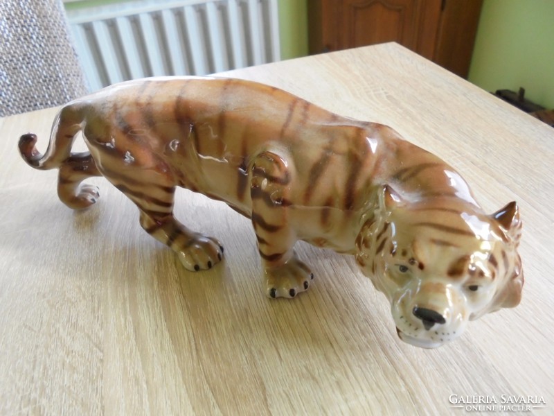 Nagy méretű porcelán tigris figura