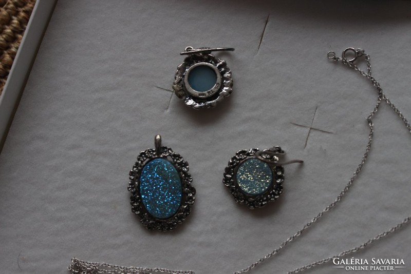 Izraeli ezüst nyaklánc, medál és fülbevaló (kék csillogó kővel)