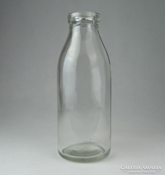 0O910 Régi feliratos tejes üveg palack 0.5L