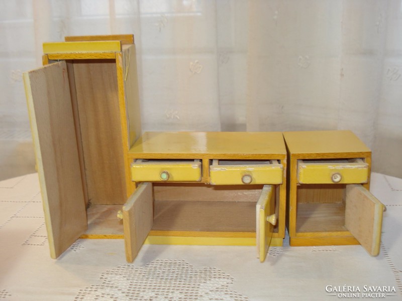 Retro wooden toy doll's kitchen furniture (from the 1950s)