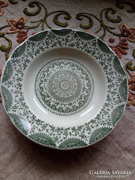 Deep plate with arabesque pattern, lace, rosette, marked with small flowers, 24 cm