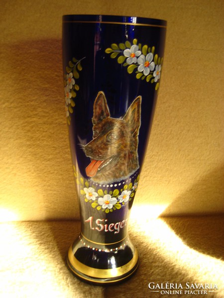 A győztes  = Sieger  ,  német juhász kutya elismerése  35 x 12 cm