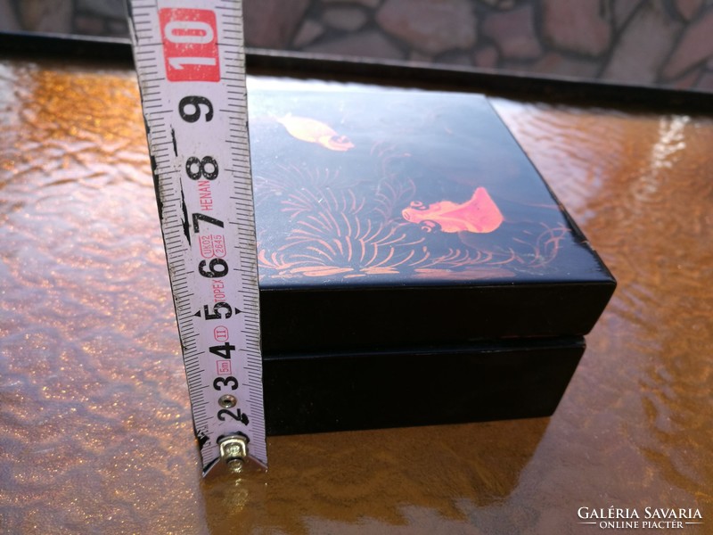 Goldfish lacquer box